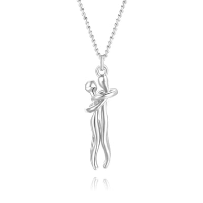 Para przytulająca się